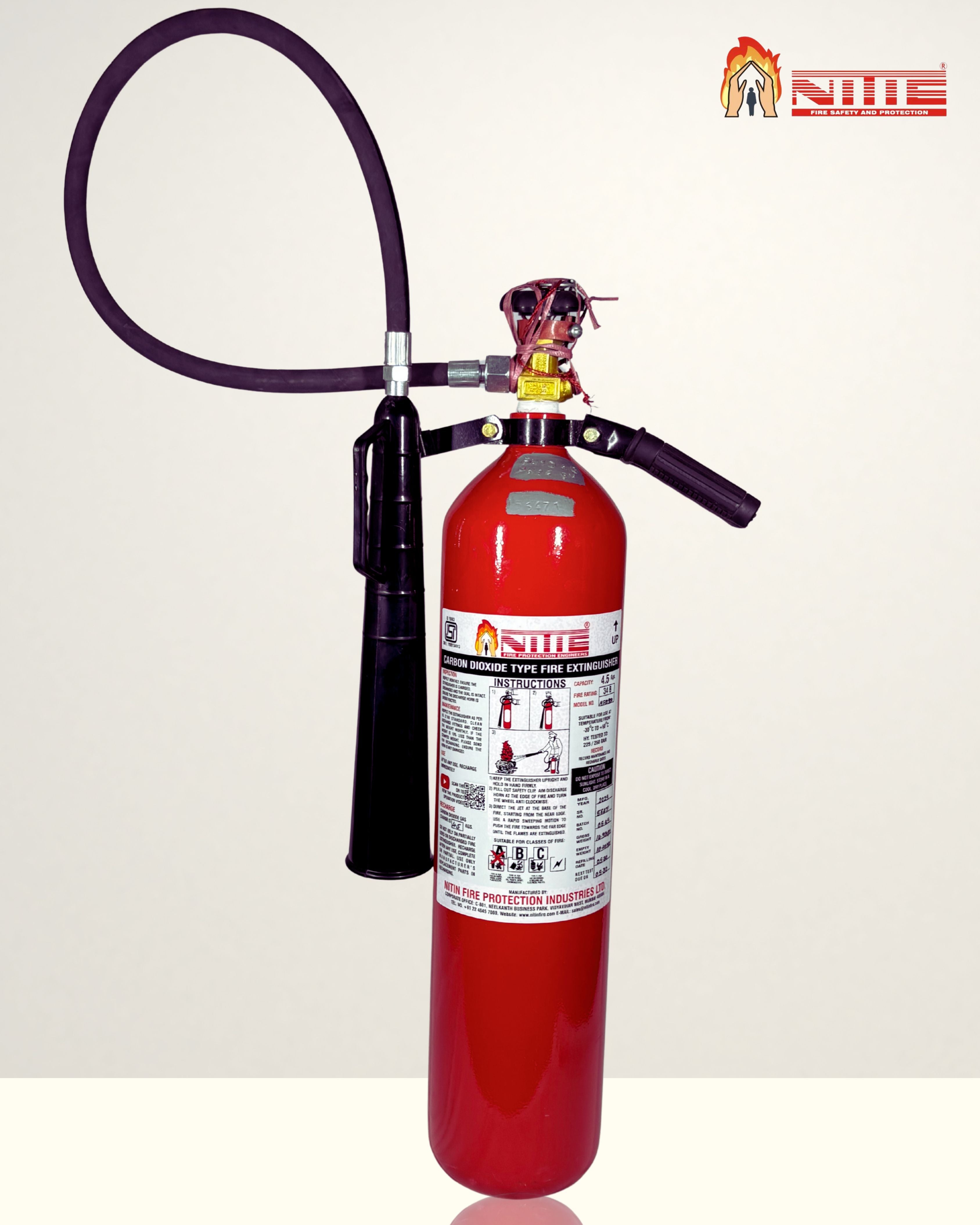 A Carbon Dioxide Extinguisher complete BIS Mark - 4.5Kg